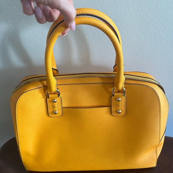 MICHAEL KORS VINTAGE YELLOW SAFFIANO LEATHER SATCHEL - Picture 3 of 8